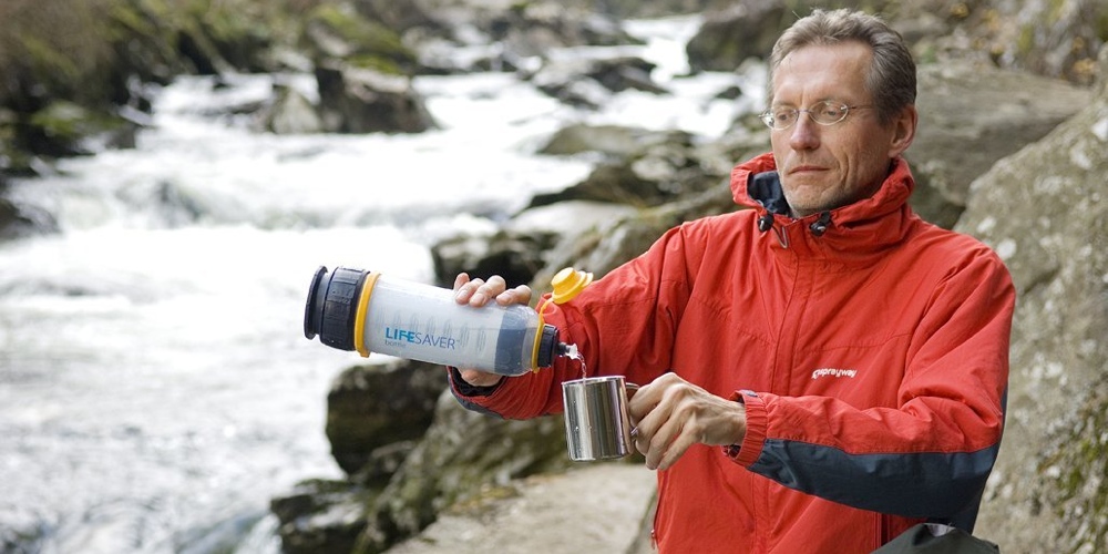 lifesaver_water_filtration_bottle